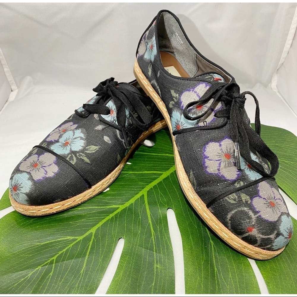 ELLEN DEGENERES FLOWER FLAT ESPADRILLE‎ SNEAKER​​​​​